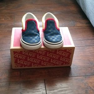 Toddlers size 6 checkered vans